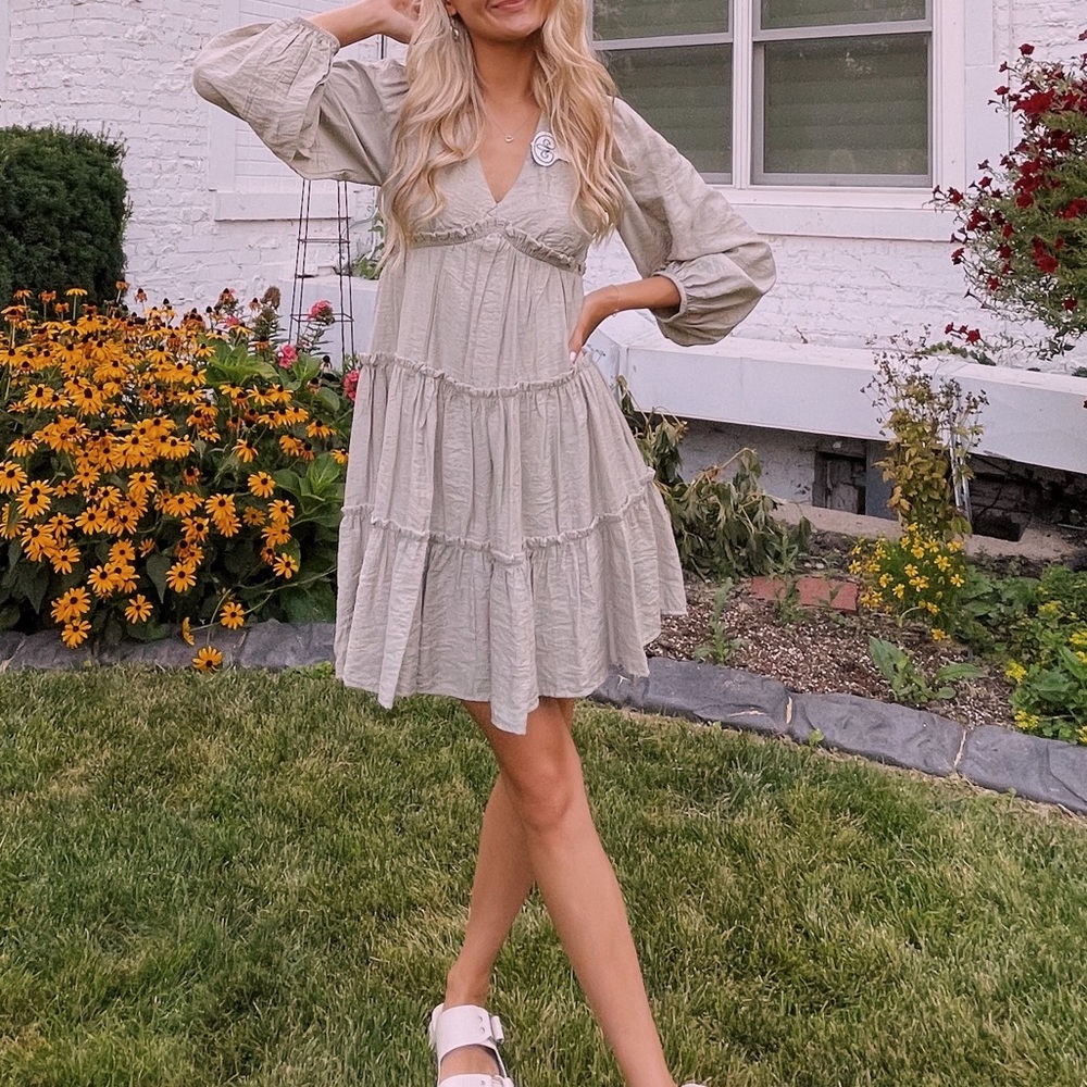Altard state dress. Sage green. Size small. Worn once.